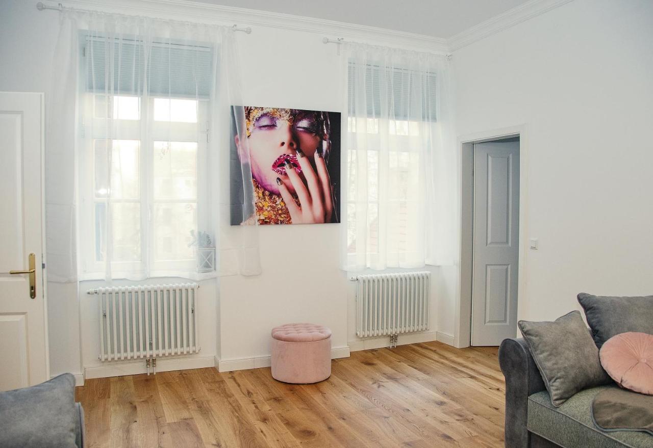 Pink Lotus Apartment Vienna Esterno foto